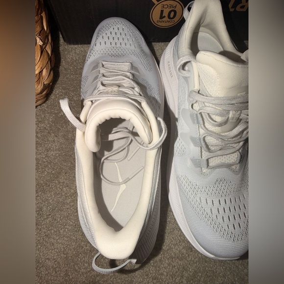 Hoka Light Gray Athletic Shoes Unixec Size 10 Men’s ,Size 11 women’s. - Picture 5 of 16
